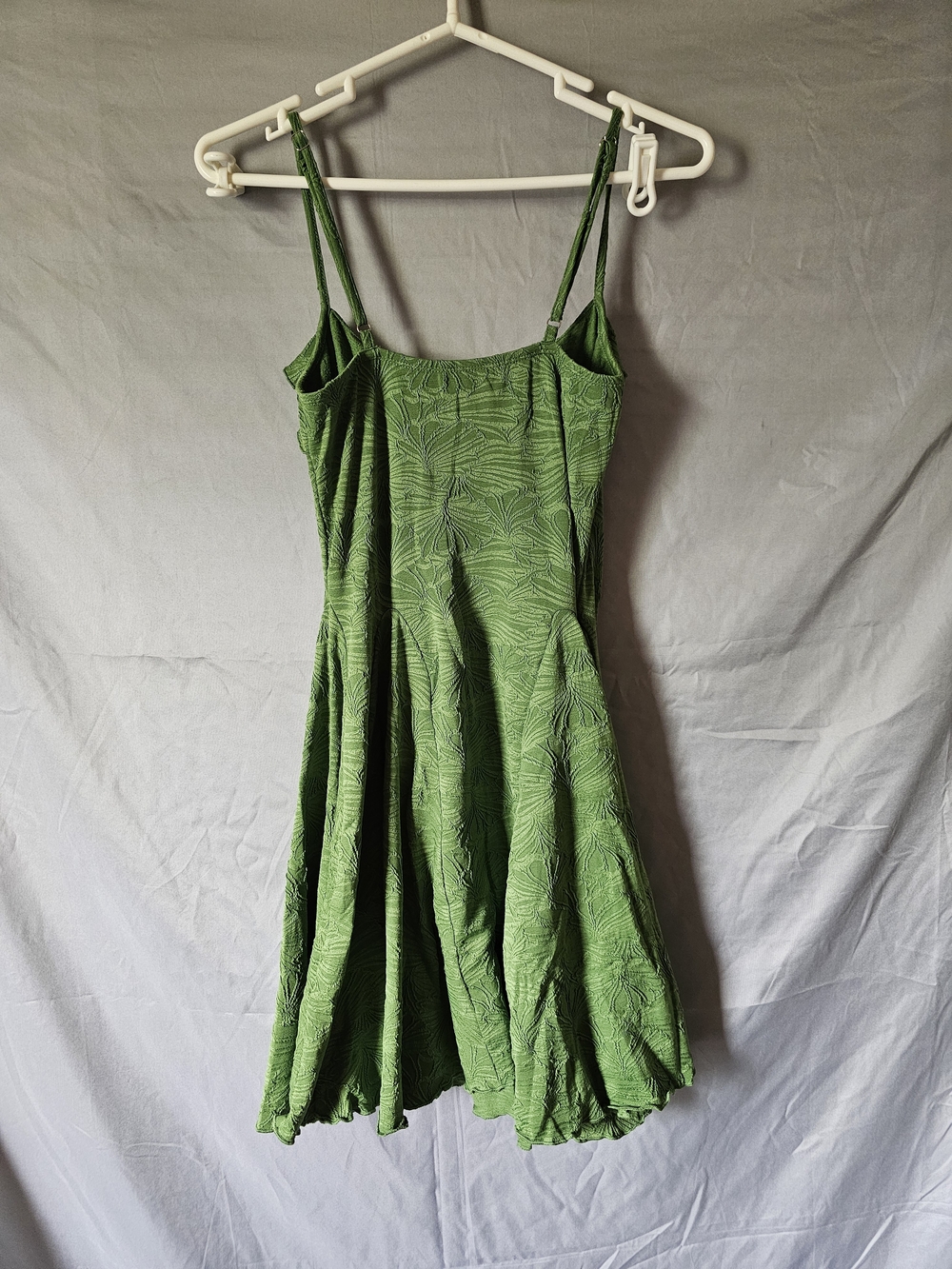 Green Textured Ruffle Sundress Size Medium - Picture 4 of 9